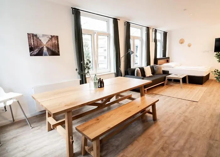 Hamburg Gem For 12